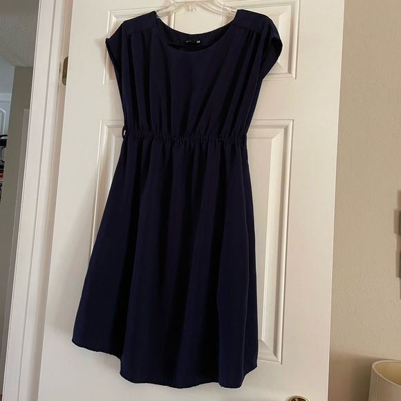 H&M Dresses & Skirts - H&M dress w pockets🔥